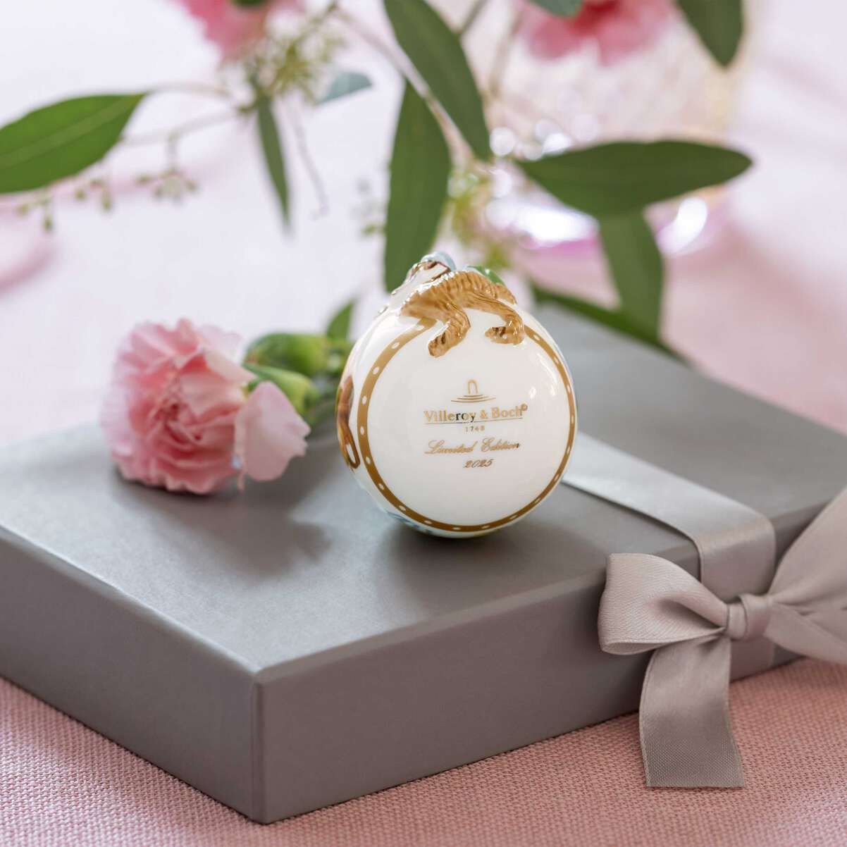 VILLEROY & BOCH Annual Easter Edition Pendaglio Uovo 8x5cm Porcellana