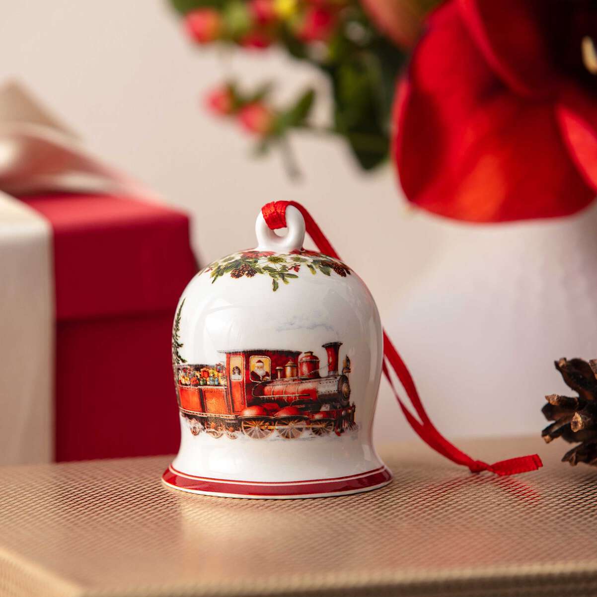 VILLEROY & BOCH Annual Christmas Edition 2025 Campanella di Natale 7cm Porcellana