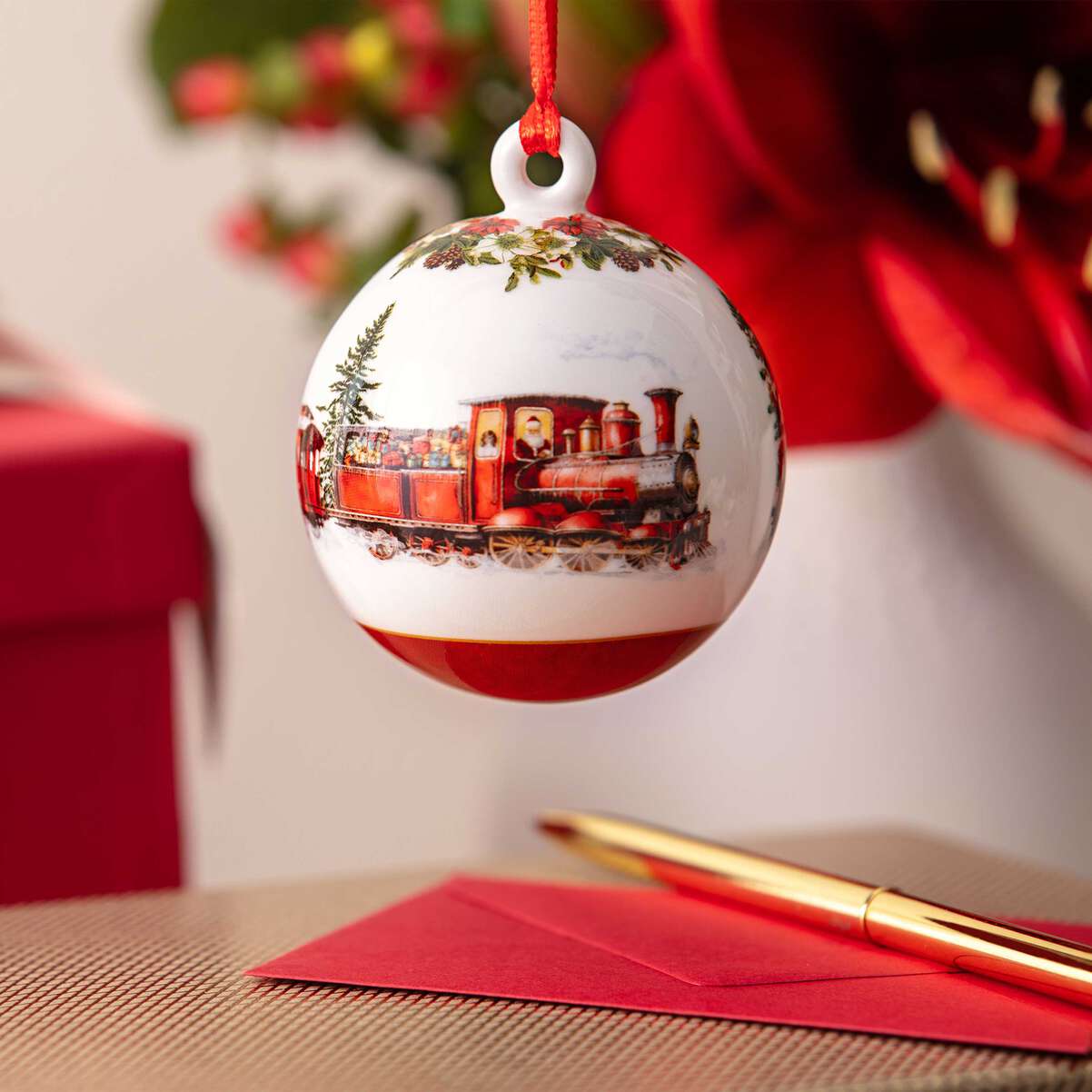 VILLEROY & BOCH Annual Christmas Edition 2025 Pallina di Natale 6,5x8cm Porcellana