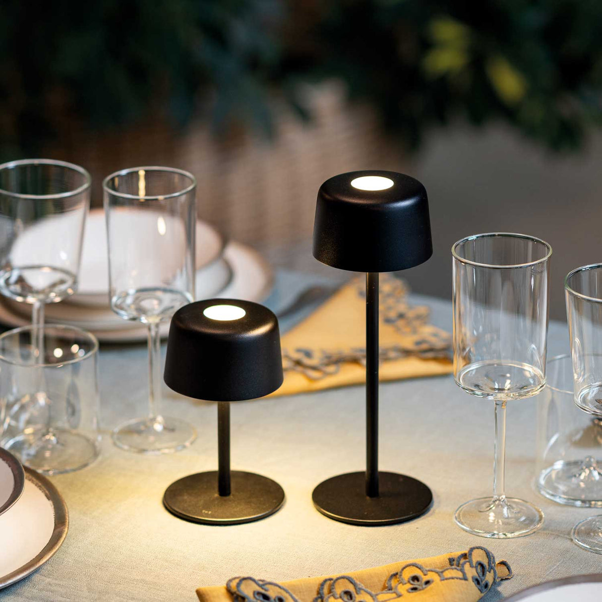 ZAFFERANO Ailati 1+1 Lampada da Tavolo Ricaricabile LED 25/14cm Nero in Metallo