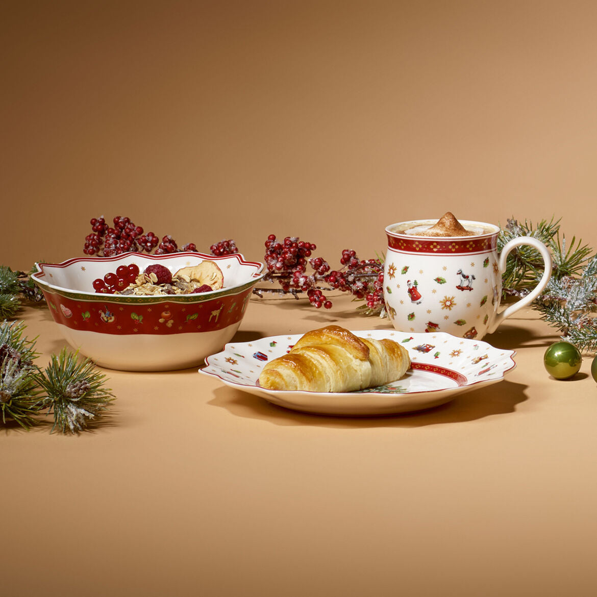 VILLEROY & BOCH Toy's Delight Breakfast Set for 2 Christmas Table 6 Pieces