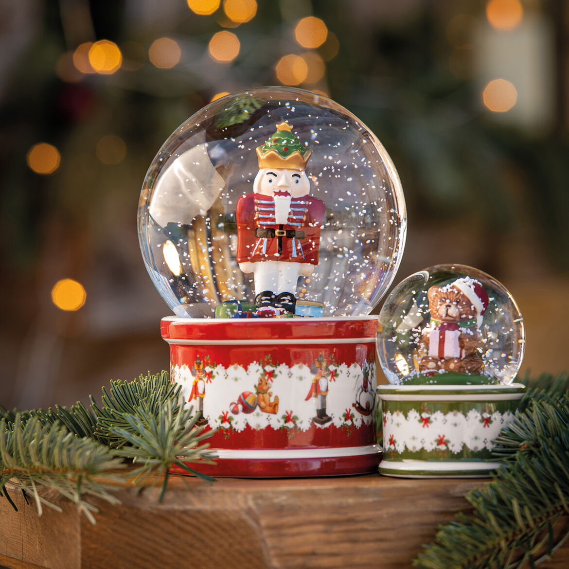 VILLEROY & BOCH Christmas Toys Snow Globe Bear 9cm