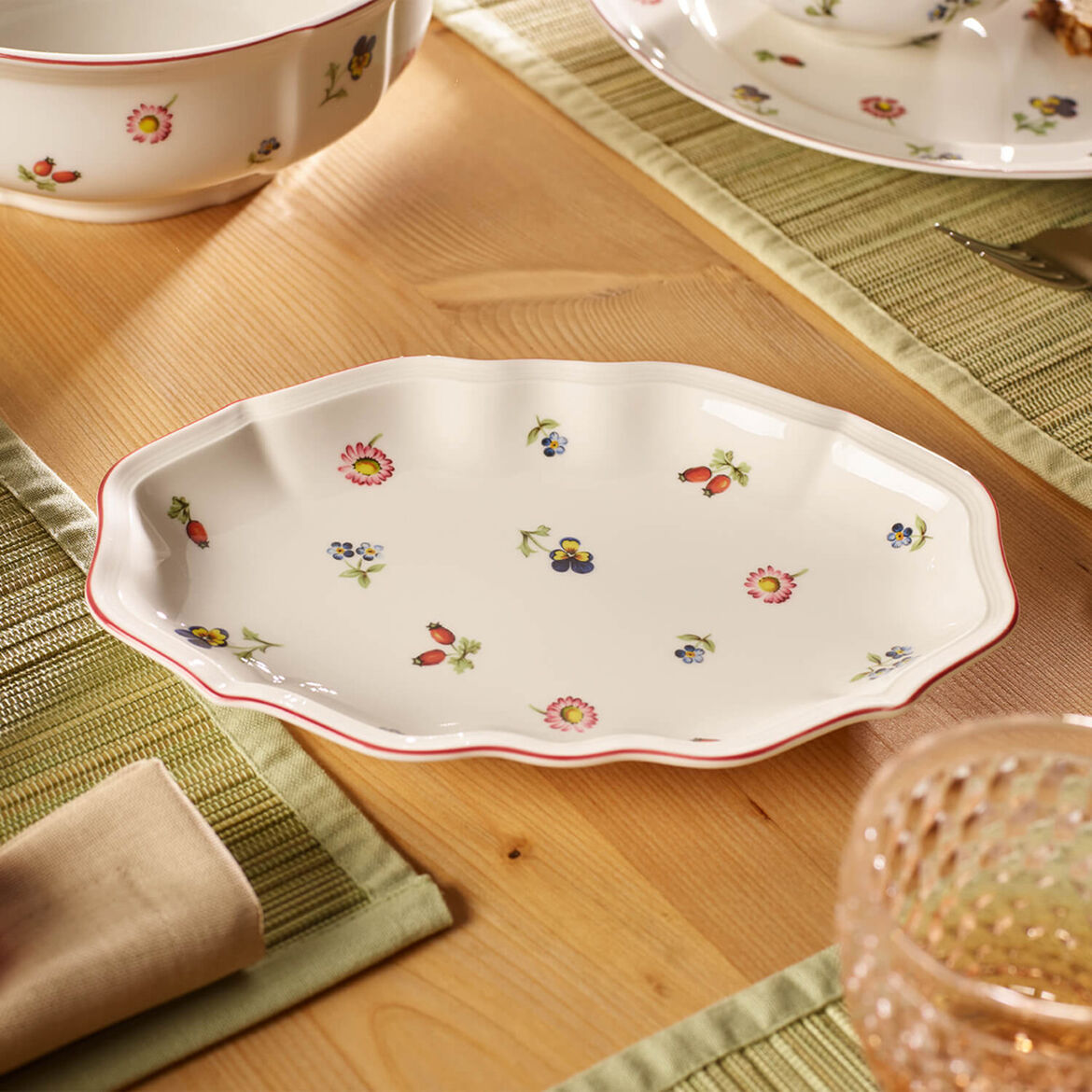 VILLEROY & BOCH Petite Fleur Small Raviera Tray 24x16cm Porcelain