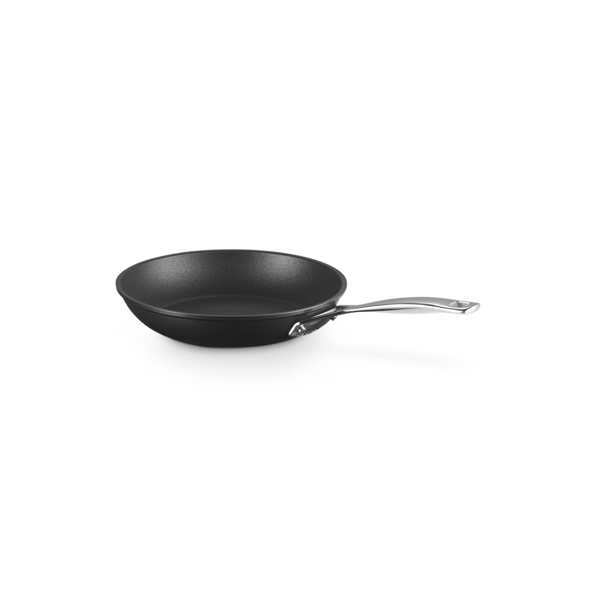 LE CREUSET Low Pan with Long Non-Stick Handle 22cm Aluminium