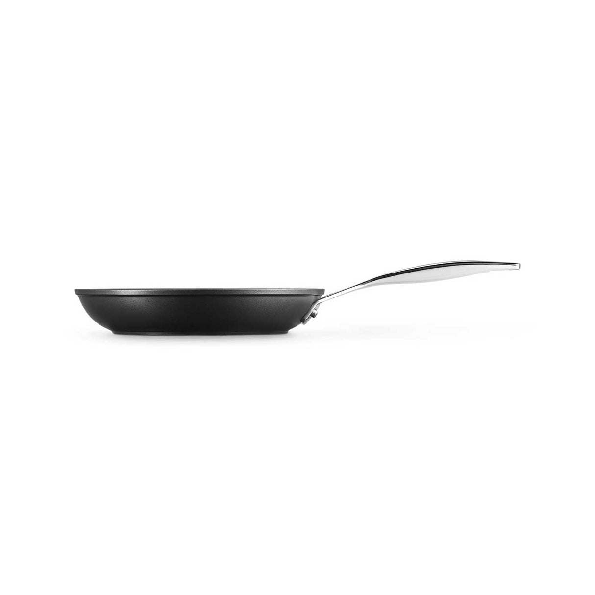 LE CREUSET Padella Bassa Manico Lungo Antiaderente 24cm Alluminio