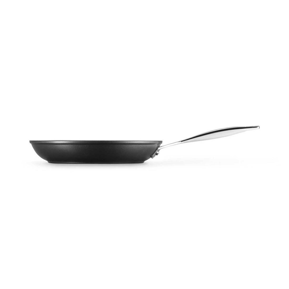 LE CREUSET Low Pan with Long Non-Stick Handle 26cm Aluminium