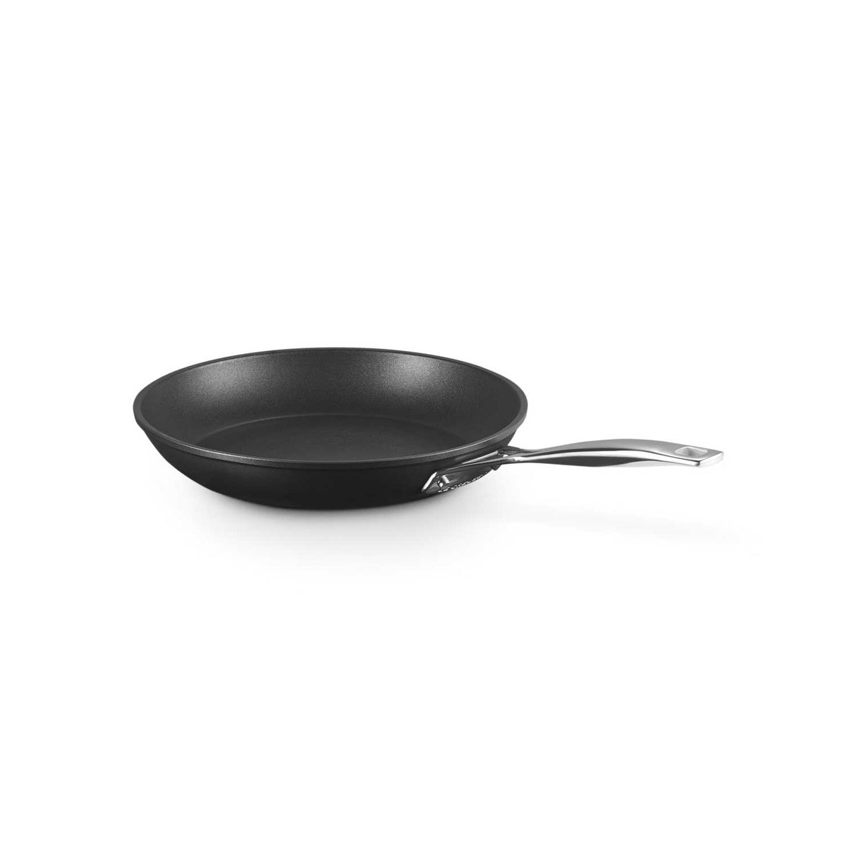LE CREUSET Low Pan with Long Non-Stick Handle 26cm Aluminium