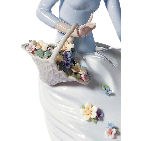 Lladró Figurina Donna Profumi Al Vento 28x20cm Porcellana