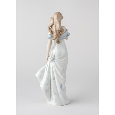 Lladró Figurina Donna Il Sussurro Dei Fiori 37x14cm Porcellana