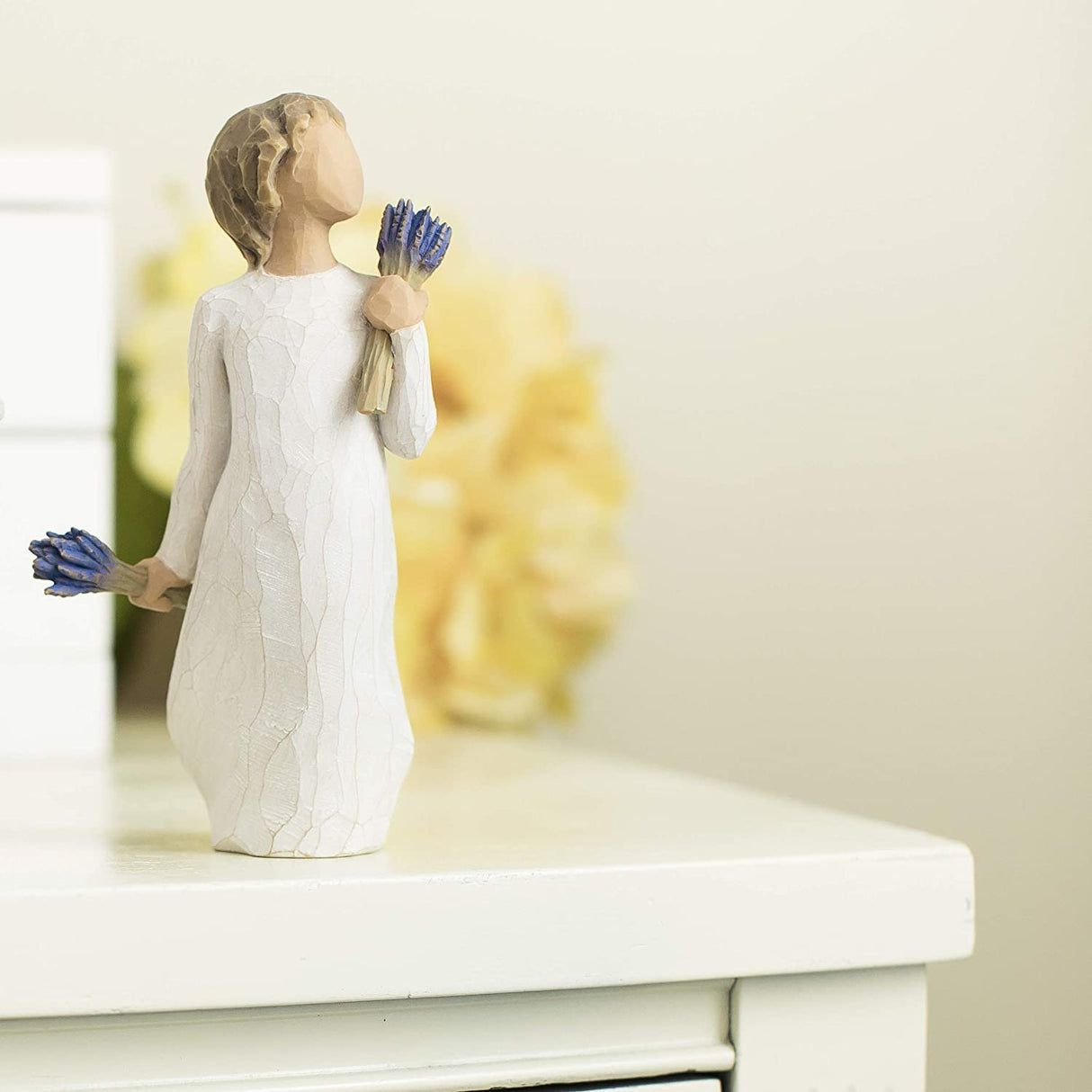 WILLOW TREE Figurina Statuina Grazia con Lavanda Design di Susan Lordi 14cm Resina