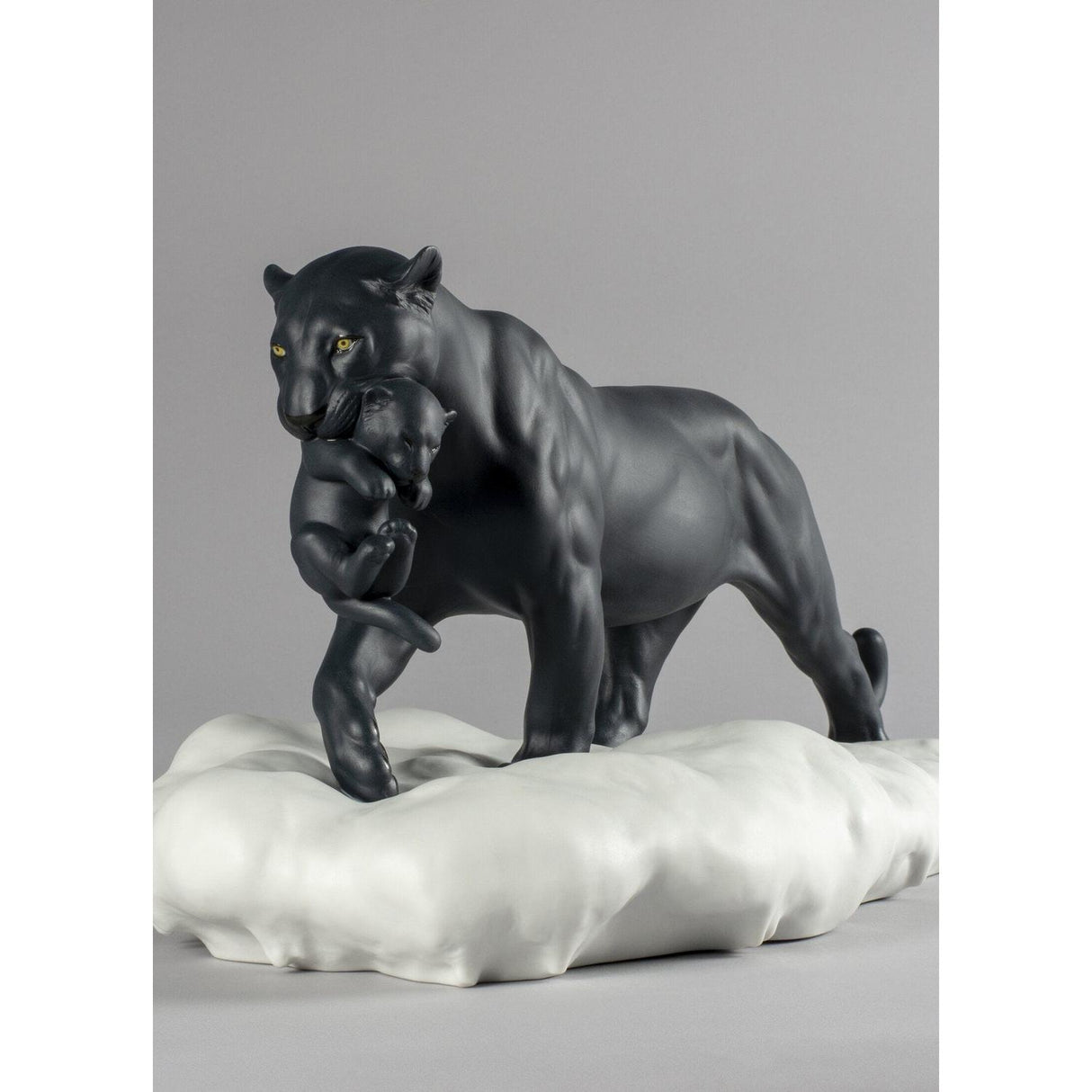Lladró Figurina Pantera Nera con Cucciolo 25x48cm Porcellana