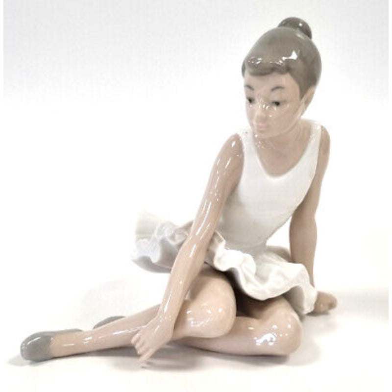 NAO Statua Statuina Ballerina Seduta Porcellana 16x17cm