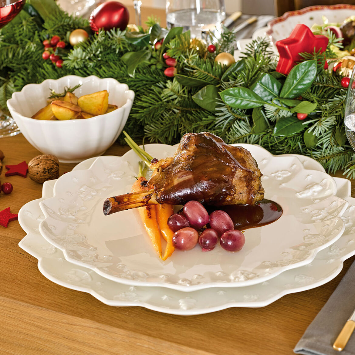 VILLEROY &amp; BOCH - Toy's Delight Royal Classic Dinner Plate 29.5 Christmas