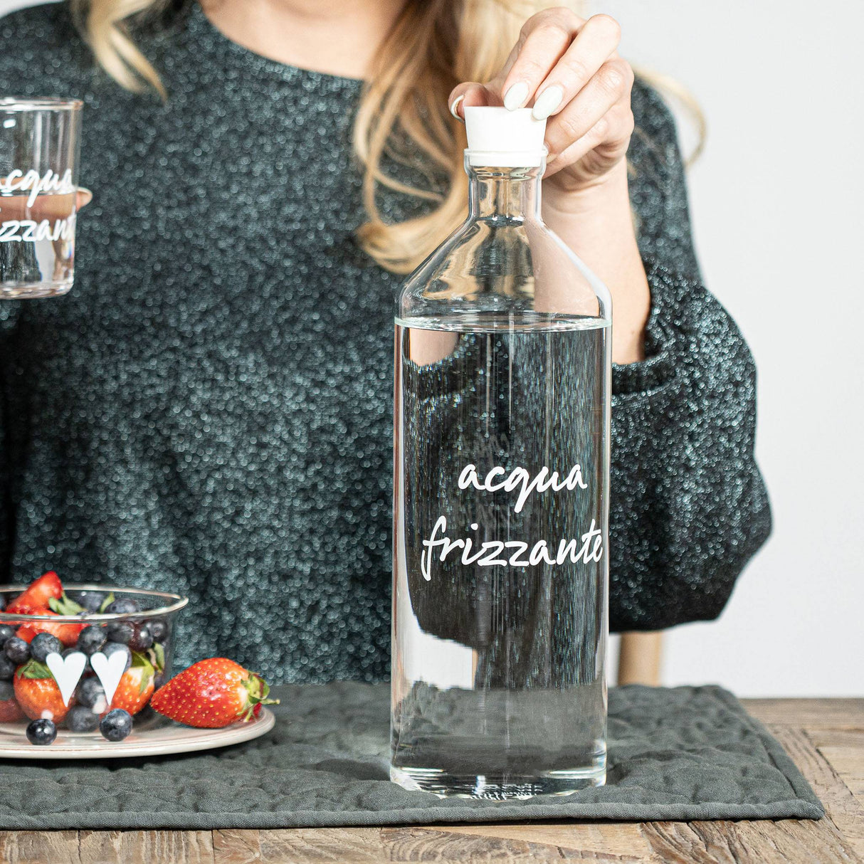SIMPLE DAY Sparkling Water Glass Bottle 1.4 Liters Borosilicate Glass