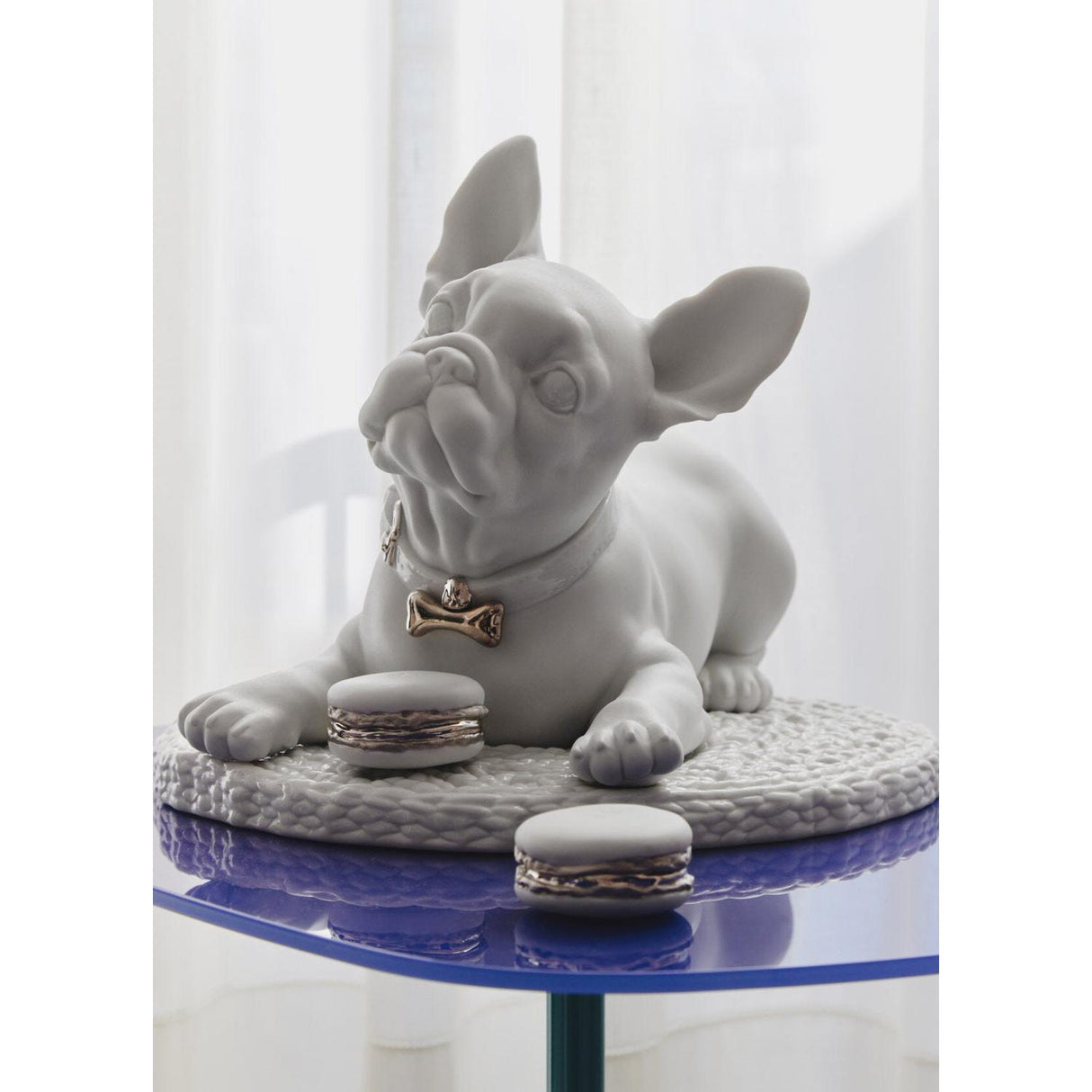 LLADRO' Scultura Bulldog Francese con Macarons Re Deco 24x29cm Porcellana