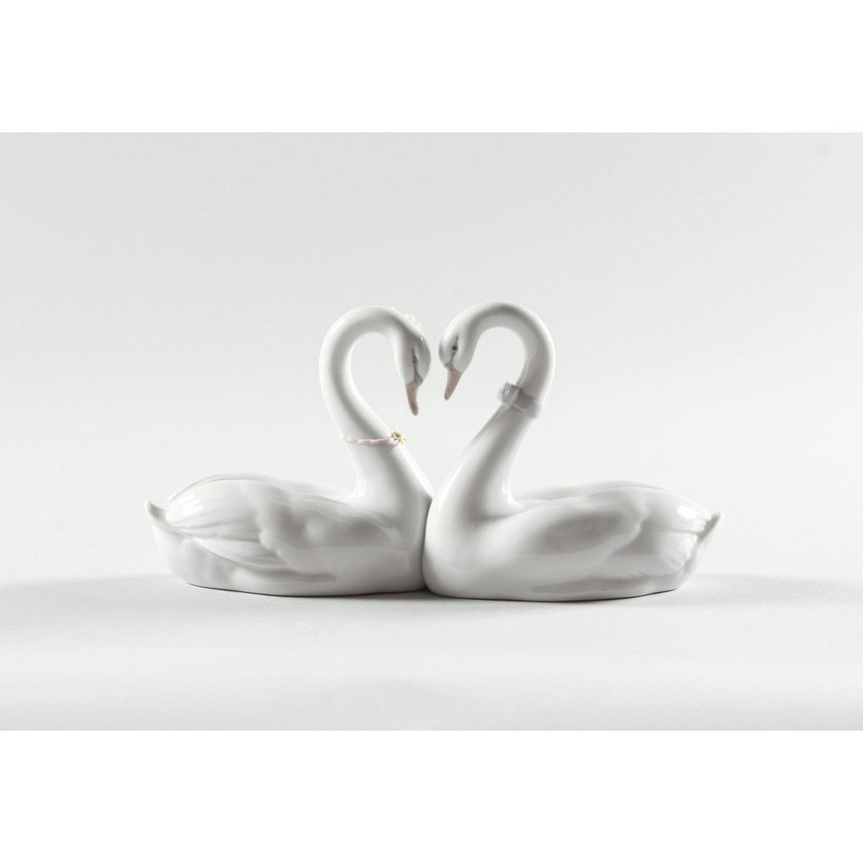 Lladró Figurina Cigni Amore Senza Fine 13x27cm Porcellana