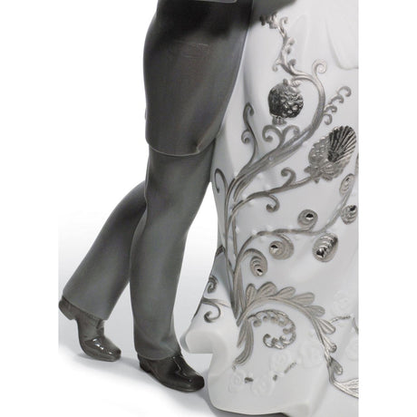 Lladró Figurina Coppia Il Valzer Dei Fidanzati Lustro Argento 30x21cm Porcellana