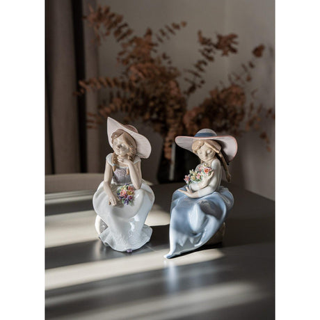 Lladró Figurina Bimba con Fiori 20x16cm Porcellana
