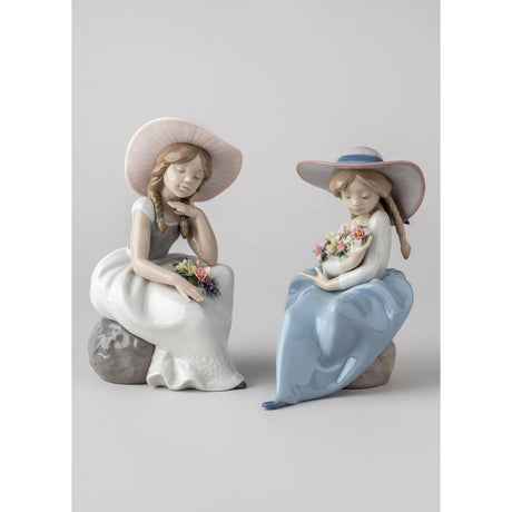 Lladró Figurina Bimba con Fiori 20x16cm Porcellana