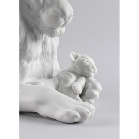 Lladró Figurina Leone con Cucciolo 21x44cm Porcellana