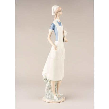 Lladró Figurina Infermiera 36x10cm Porcellana