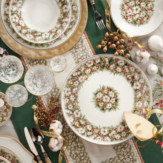 Piatti da tavola e portata verde in porcellana