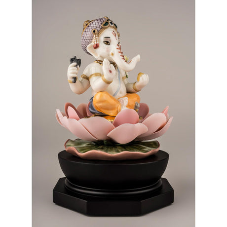 Lladró Figurina Ganesha con Loto 19x13cm Porcellana