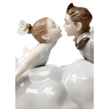 LLADRO' Figurina Coppia Amore Nell'Aria 17x38cm Porcellana
