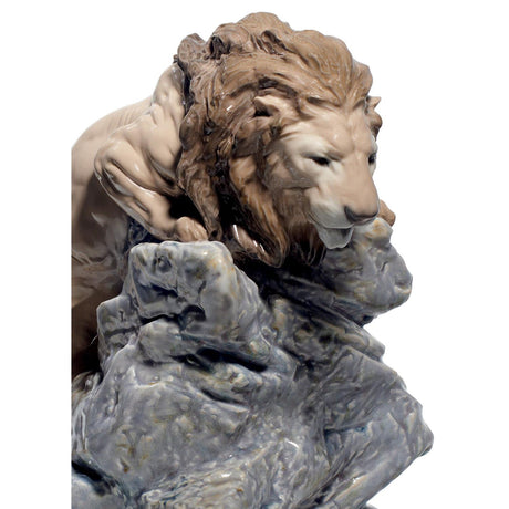 Lladró Figurina Leone in Agguato 29x31cm Porcellana