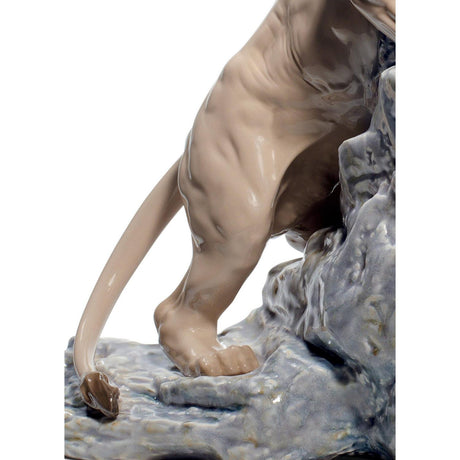 Lladró Figurina Leone in Agguato 29x31cm Porcellana