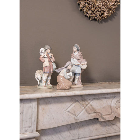 Lladró Figurina Natività Pastorella 14x8cm Porcellana