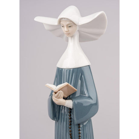 Lladró Figurina Suora Che Legge Azzurra 27x7cm Porcellana