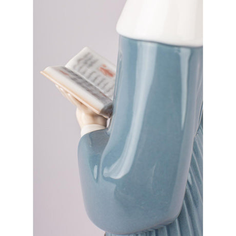 Lladró Figurina Suora Che Legge Azzurra 27x7cm Porcellana