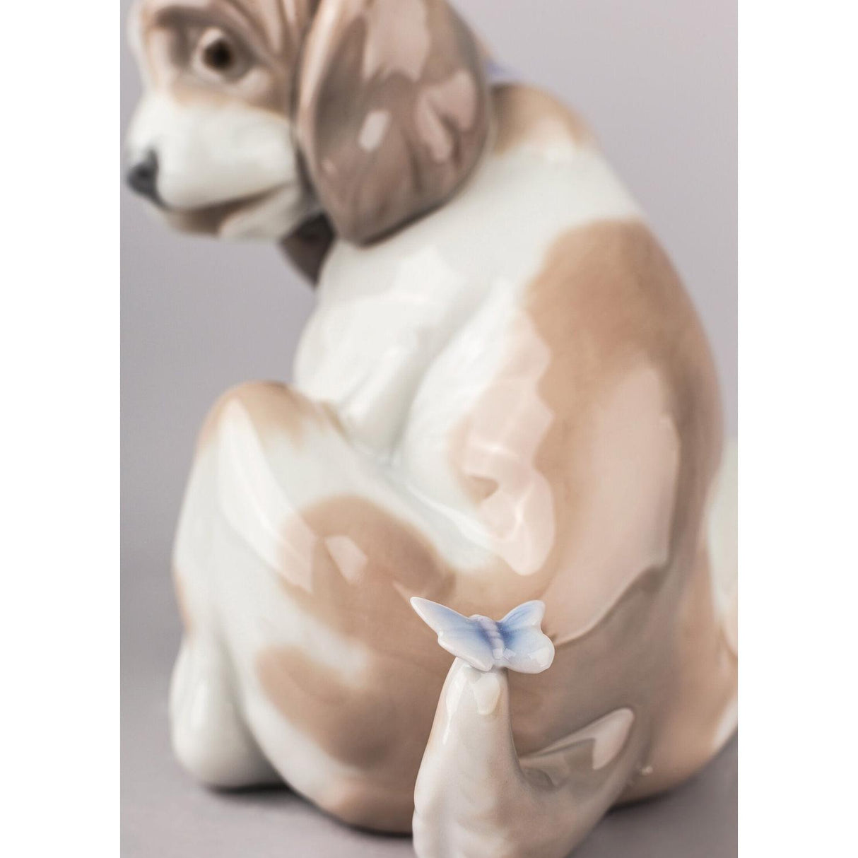 Lladró Figurina Cane con Farfalla 11x11cm Porcellana