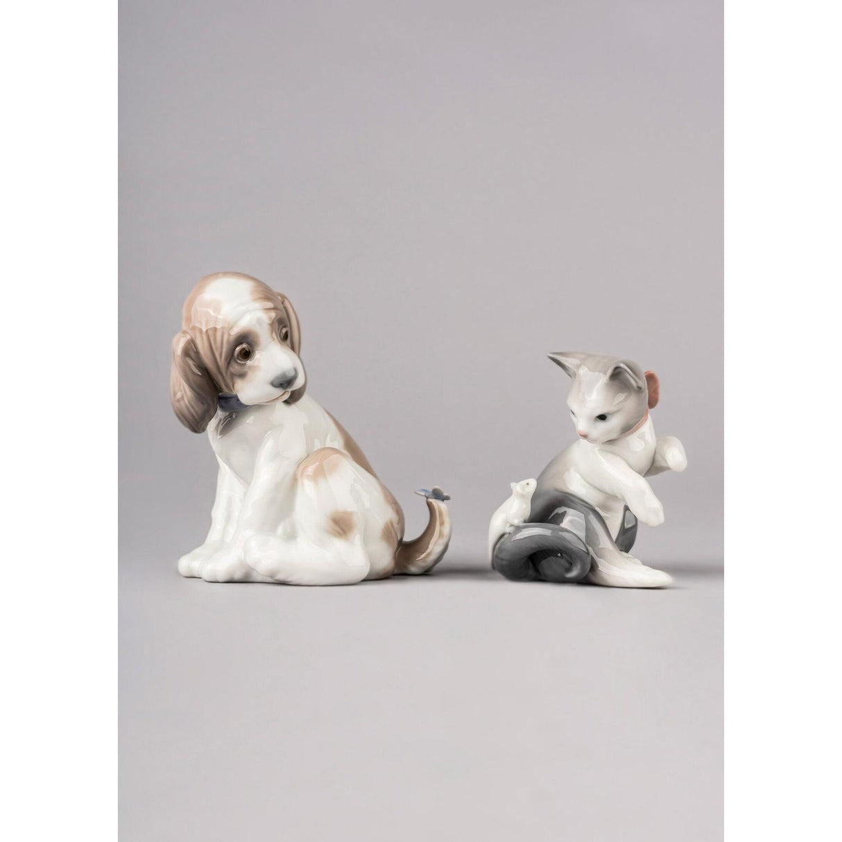 Lladró Figurina Cane con Farfalla 11x11cm Porcellana