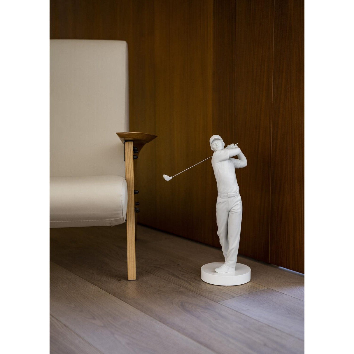 Lladró Figurina Campione di Golf Bianco 54x38cm Porcellana