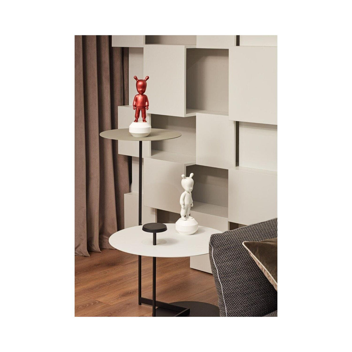 LLADRO' Figurina The Metallic Red Guest Piccolo 30x11cm Porcellana