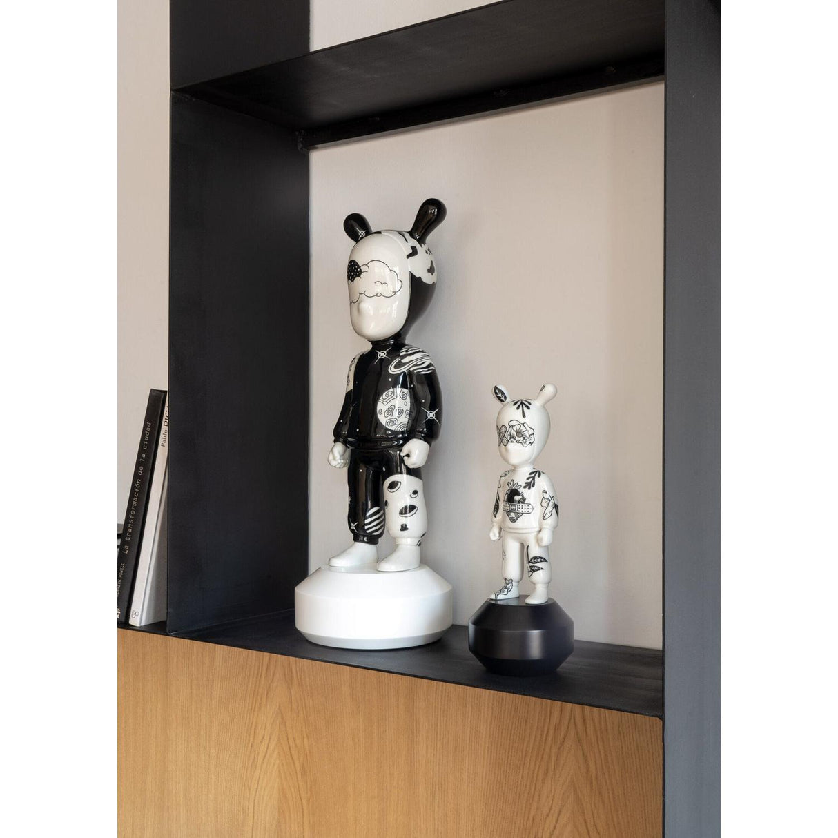 LLADRO' Scultura The Guest By Henn Kim Little Serie Numerate 30x11cm Porcellana