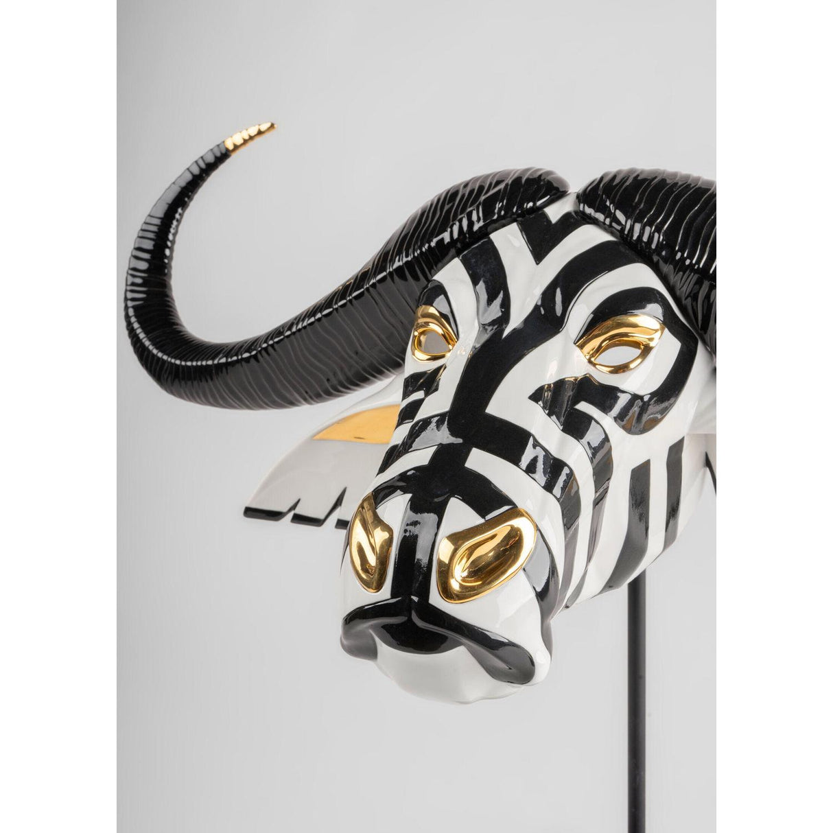 Lladró Maschera Bufalo Nero e Oro 36x67cm Porcellana