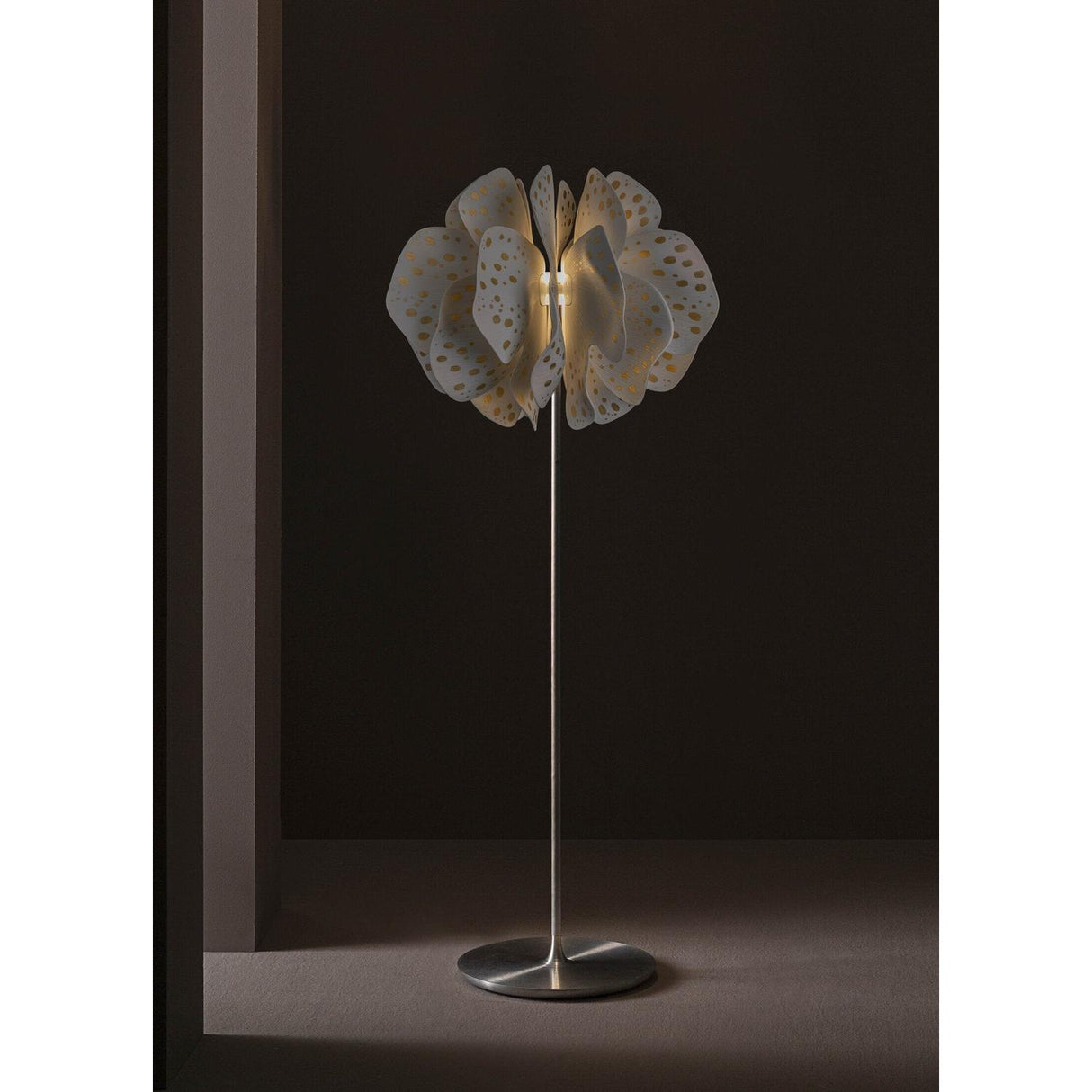 Lladró Lampada da Terra Nightbloom Bianco e Oro 170x68cm Porcellana
