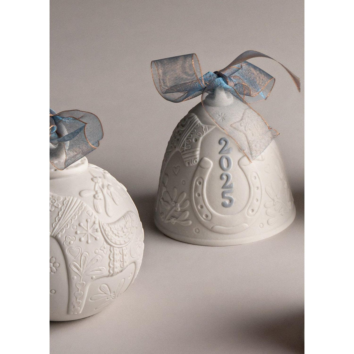 Lladró 2025 Campana di Natale 9x8cm Porcellana