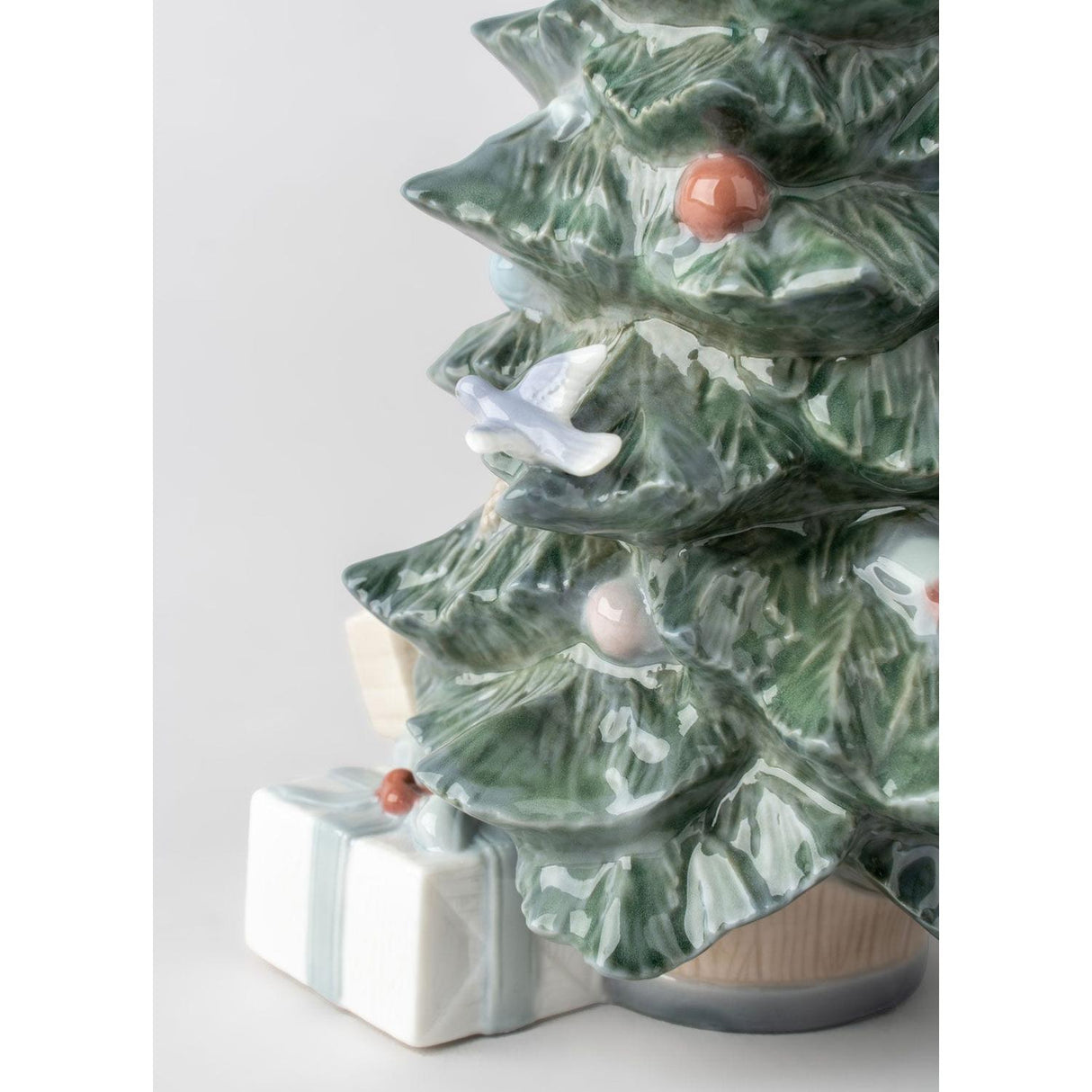 LLADRO' Figurina Albero di Natale con Regali 26x11cm Porcellana