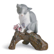 Statuina gattino con farfalla Lladrò in porcellana 10x9 cm