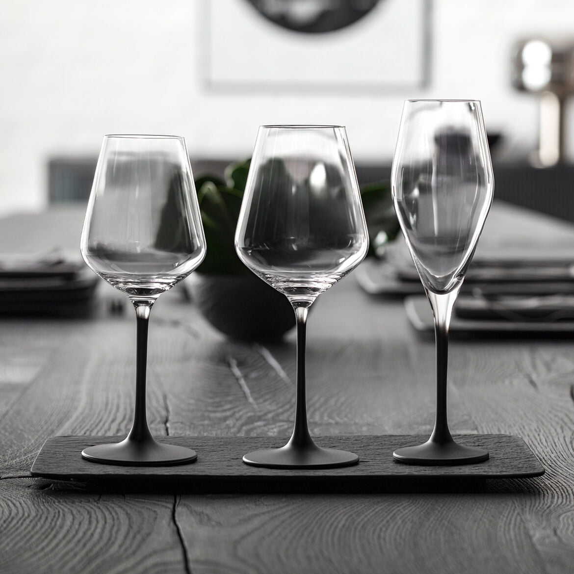 VILLEROY & BOCH Manufacture Rock Set 12 Pezzi Bicchieri Calici in Cristallo con Gambo e Fondo Nero